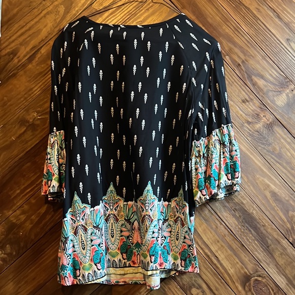 New directions top. Size: Small. Color: black - Picture 4 of 6